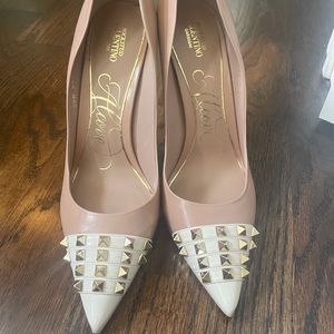 Valentino Garavani Rockstud pumps